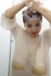 Tante Toket Brutal Live Tiktok Mandi